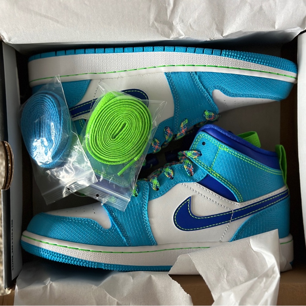 Jordan 1 Mid SE Sprite Blue (GS) 4.5